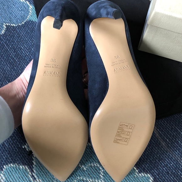 🛑 SOLD! Armani GORGEOUS Navy suede pumps - Picture 7 of 8